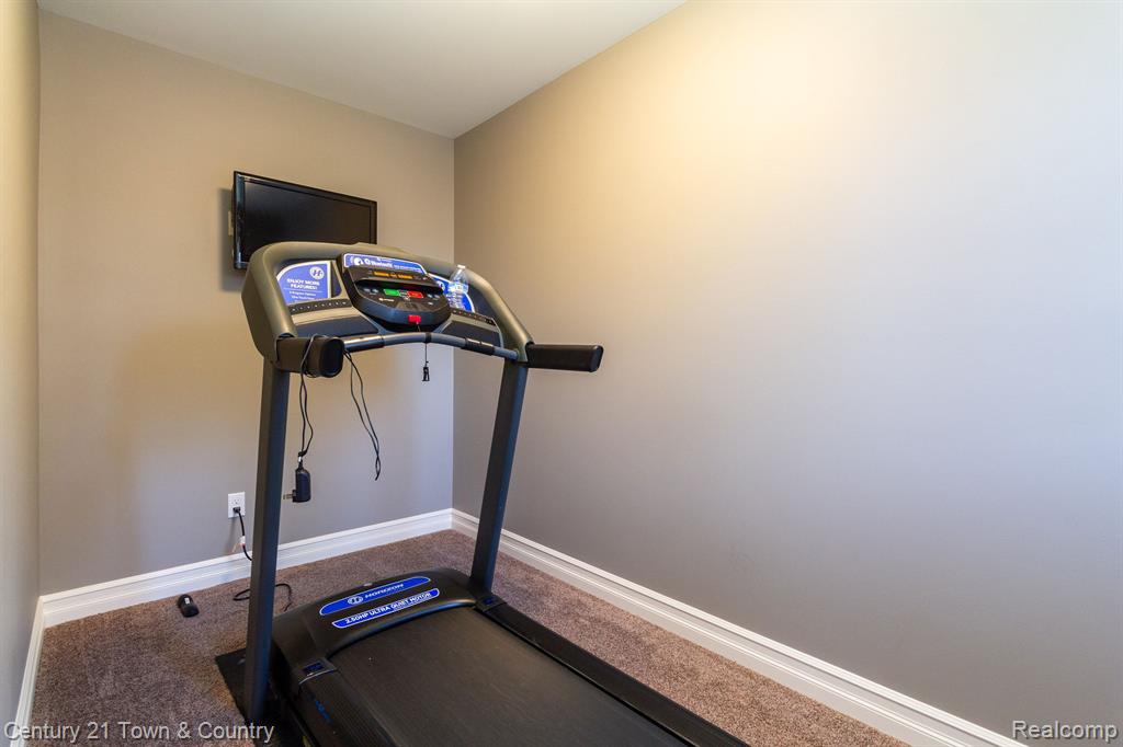 54152 Deer Ridge Court, Rochester, MI 48307 — Photo 37