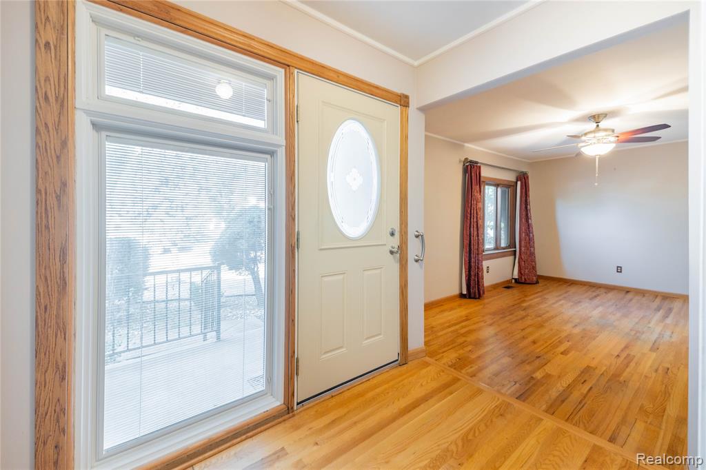 5035 Hillcrest Court, Trenton, MI 48183 — Photo 3