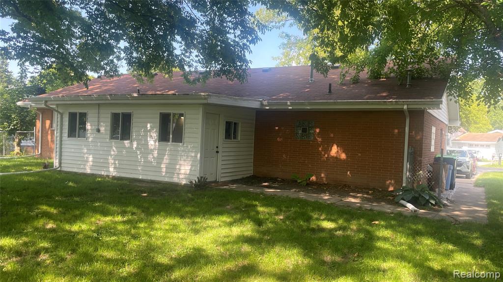 2966 Burlington Drive, Buena Vista, MI 48601 — Photo 59
