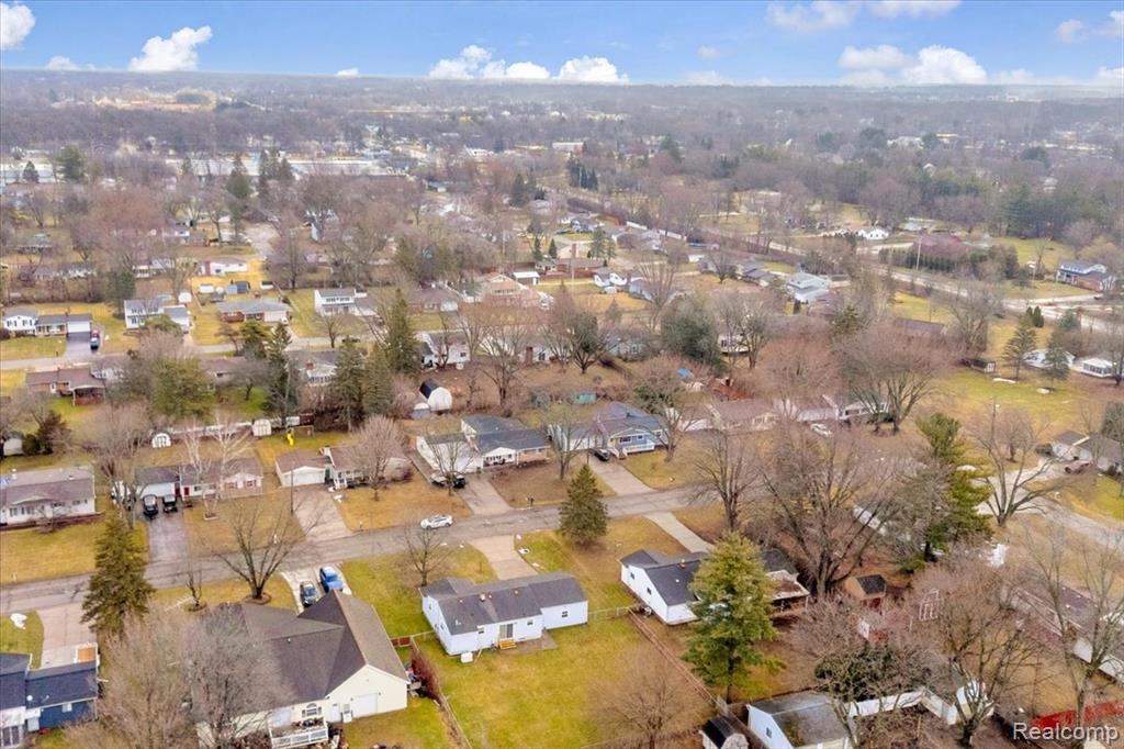 4460 Bristolwood Drive, Flint, MI 48507 — Photo 32