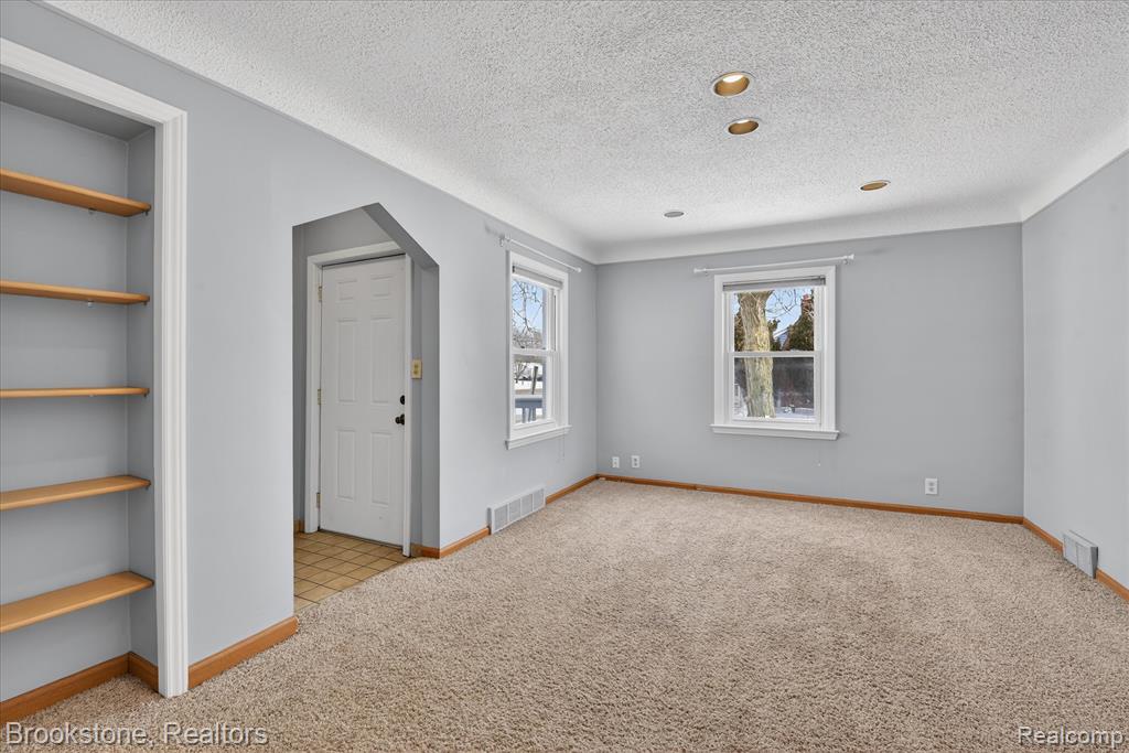14801 Pennsylvania Road, Riverview, MI 48193 — Photo 4