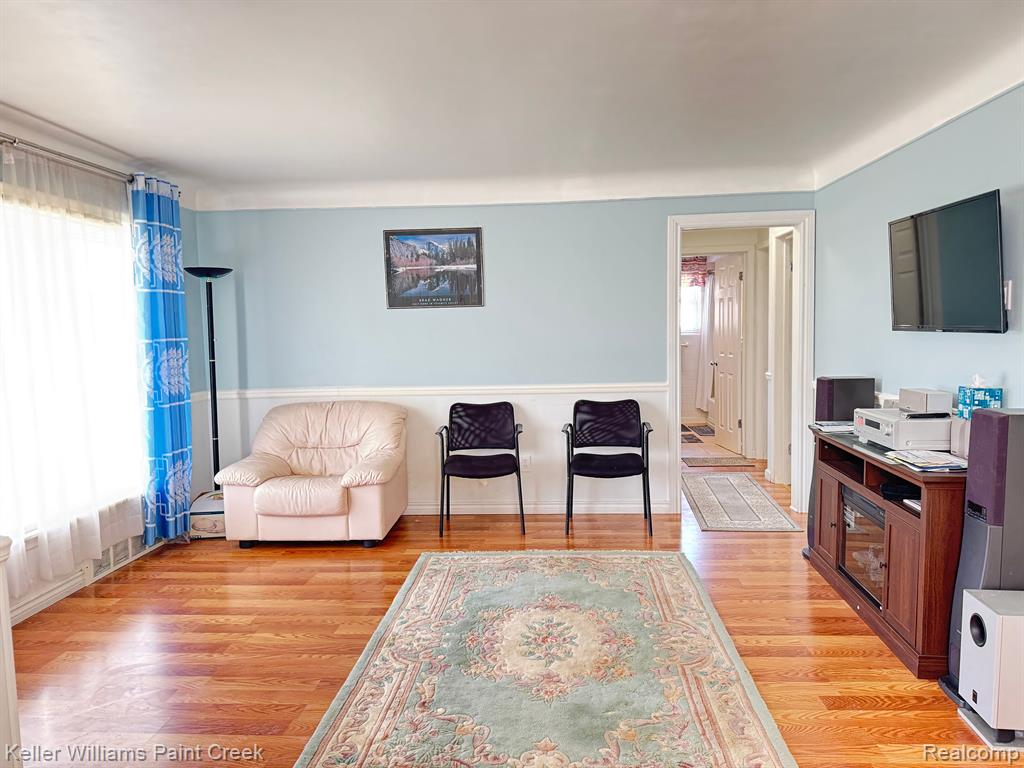 8356 ARNOLD Street, Dearborn Heights, MI 48127 — Photo 9