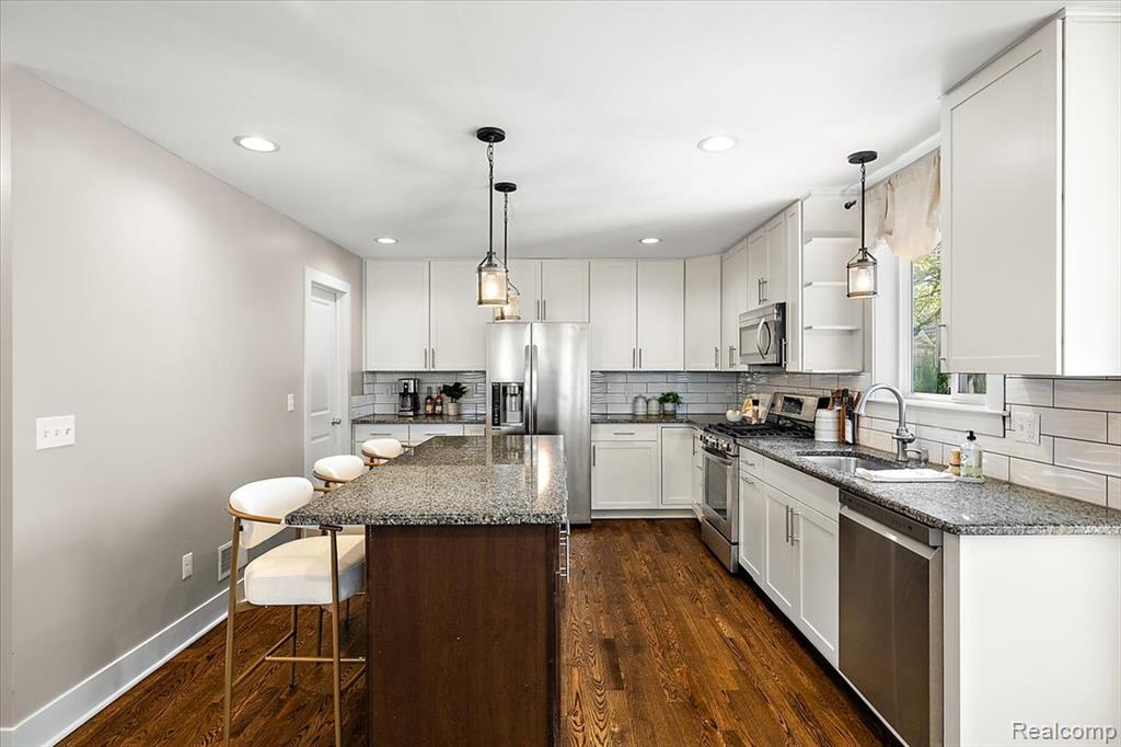 4253 Mandalay Avenue, Royal Oak, MI 48073 — Photo 9