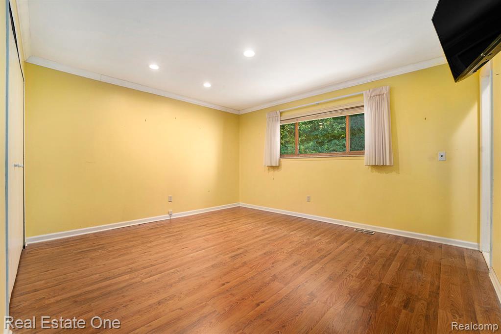 5761 Bingham Drive, Troy, MI 48085 — Photo 14