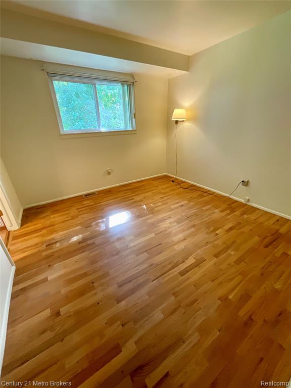 6272 Elro Street, Burton, MI 48509 — Photo 31