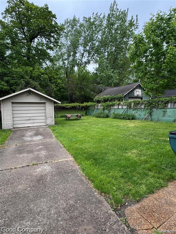 731 GARDENIA Avenue, Royal Oak, MI 48067 — Photo 17
