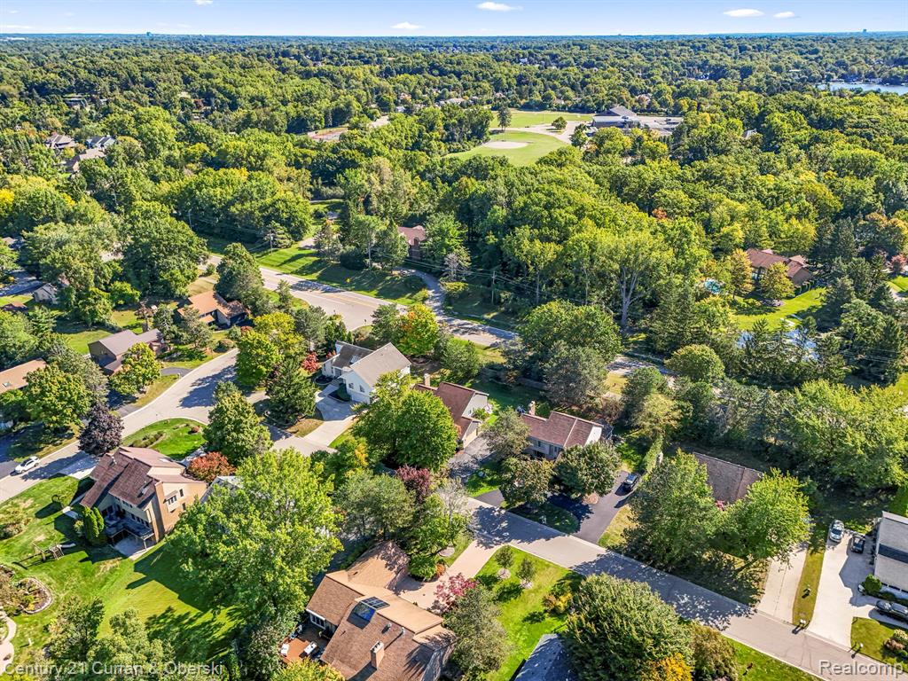 5084 Champlain Circle, West Bloomfield, MI 48323 — Photo 56