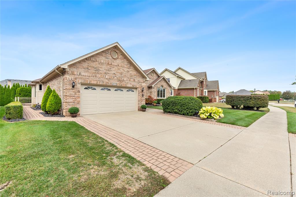 49279 Dunhill Drive, Macomb, MI 48044 — Photo 52