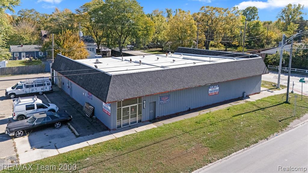6397 Middlebelt Road, Romulus, MI 48174 — front exterior