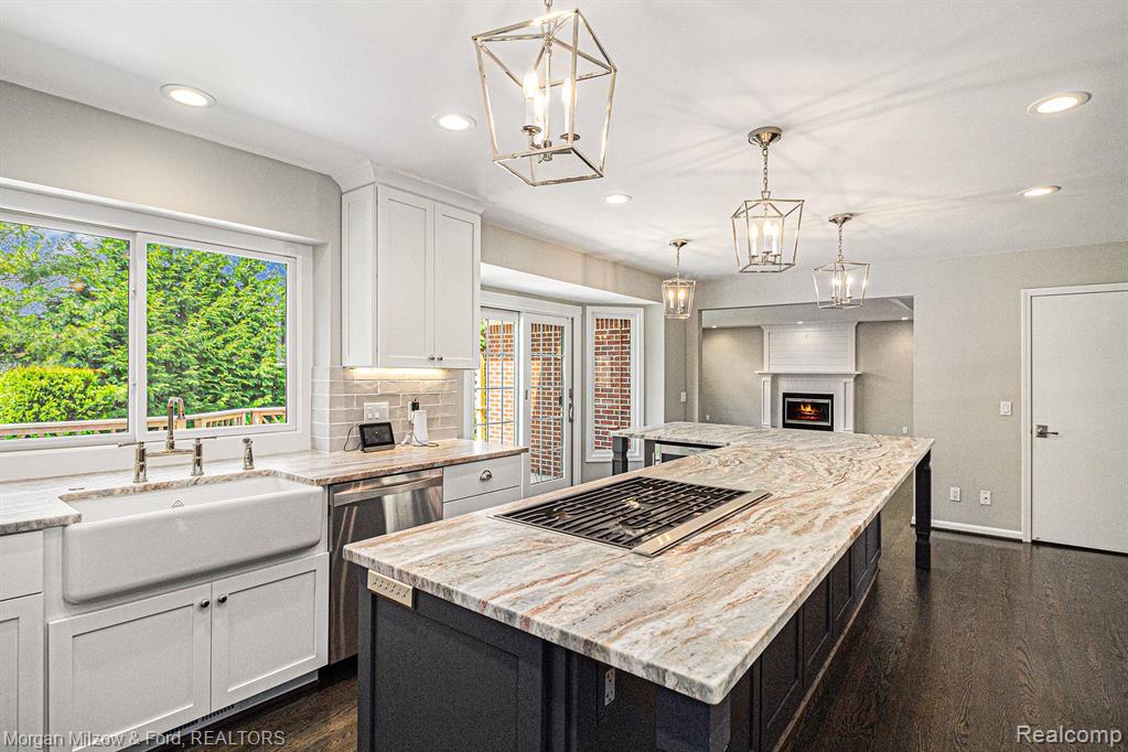 6822 Hubbard Circle, Clarkston, MI 48348 — Photo 11