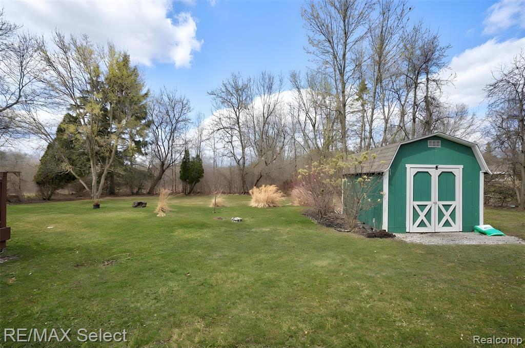 6324 Calkins Road, Flint, MI 48532 — Photo 10