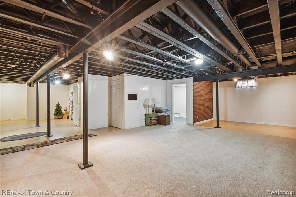 2571 ARALIA Drive, Howell, MI 48855 — Photo 31