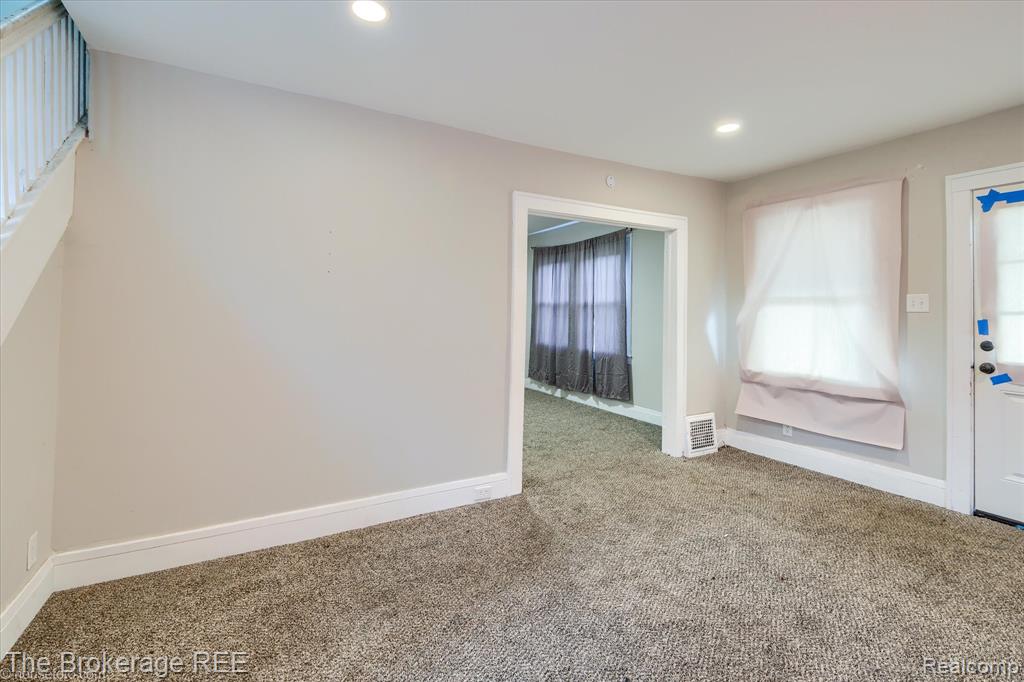 808 N Chevrolet Avenue, Flint, MI 48504 — Photo 6