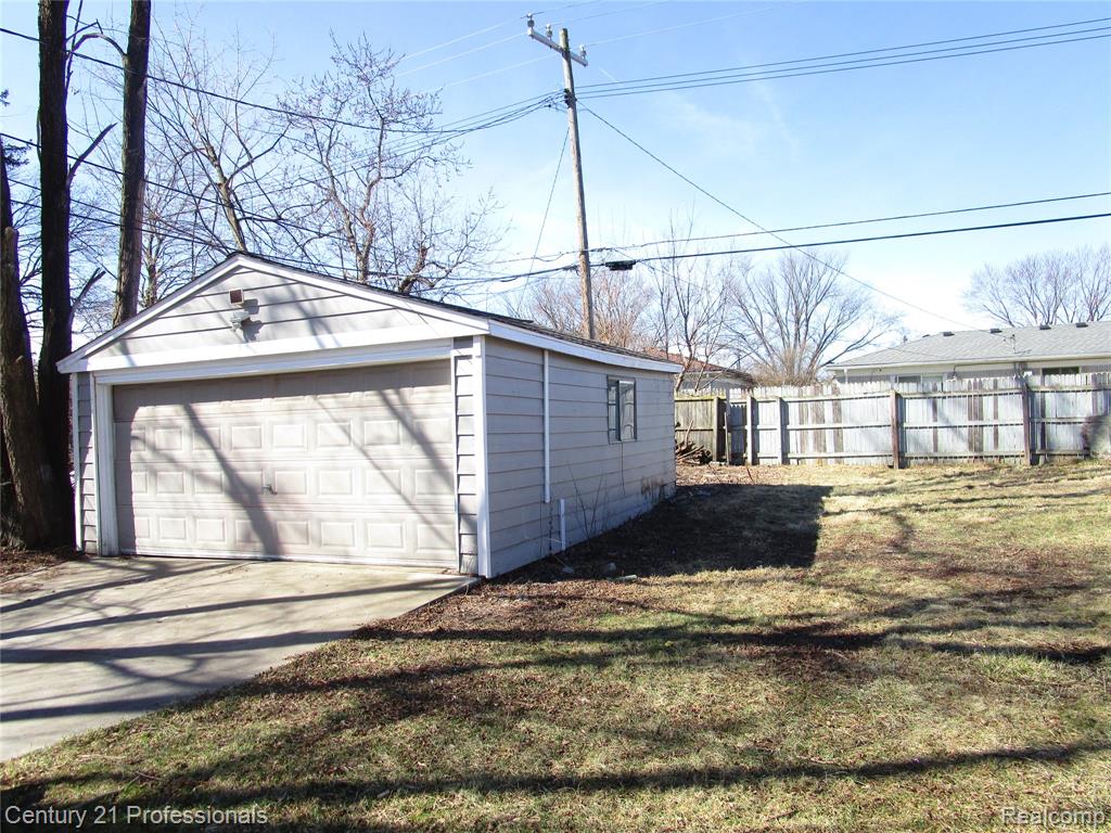 22811 Purdue Avenue, Farmington, MI 48336 — Photo 3