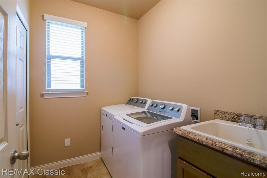 50416 Pinnacle Woods Lane, Macomb, MI 48042 — Photo 11
