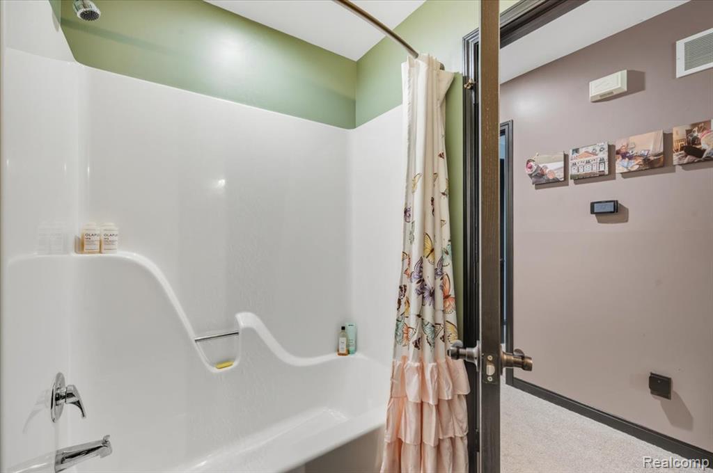 6052 Belmont Court, Grand Blanc, MI 48439 — Photo 26