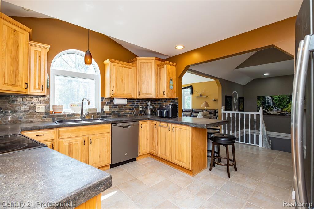3251 Mann Road, Clarkston, MI — Photo 15