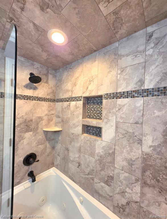 52921 Sawmill Creek Drive, Macomb, MI 48042 — Photo 15