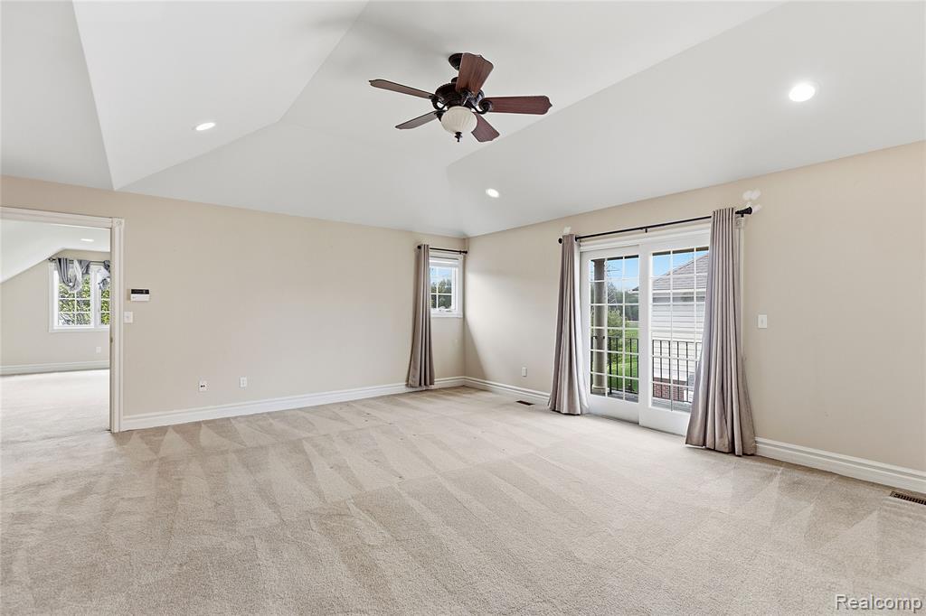 49783 Golden Park Drive, Utica, MI 48315 — Photo 32