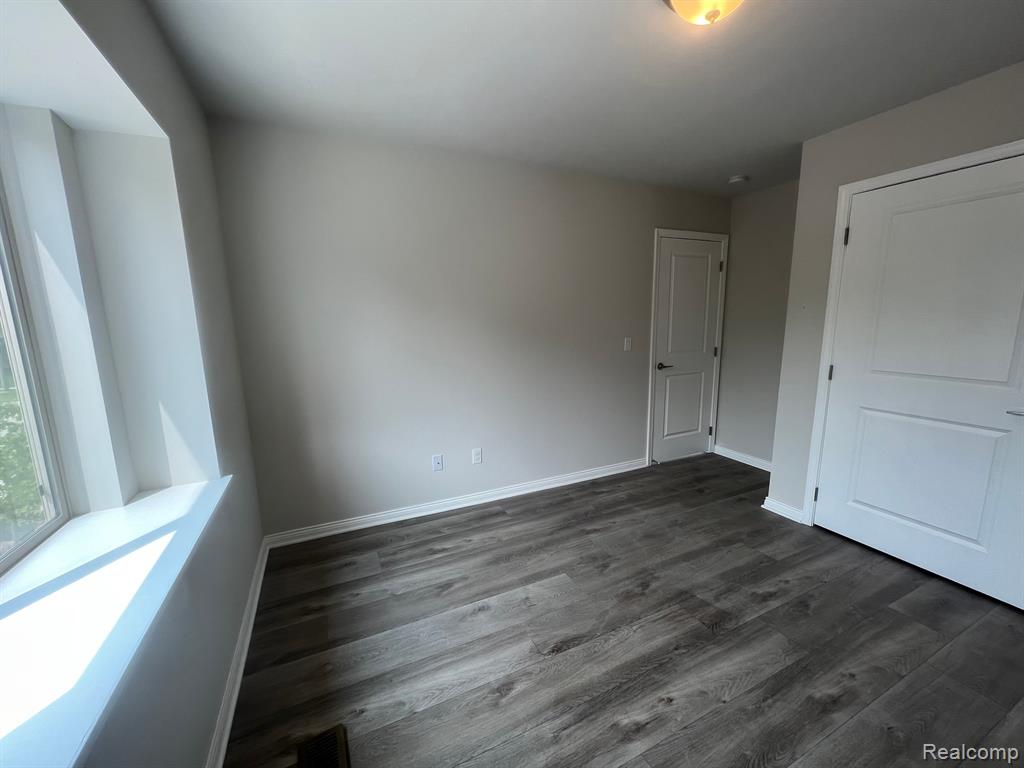 4100 SECLUDED PINES DR, Sterling Heights, MI 48314 — Photo 21