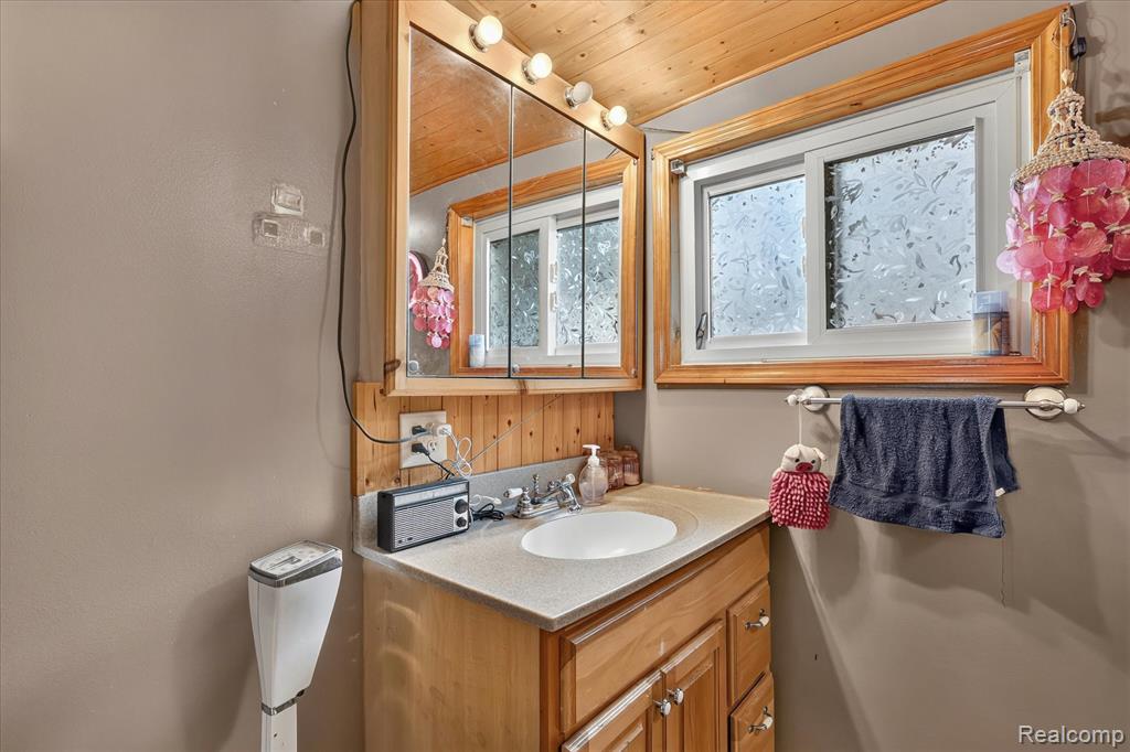 17 E White Lake Dr, Twin Lakes, MI 49457 Drive, Twin Lake, MI 49457 — Photo 42