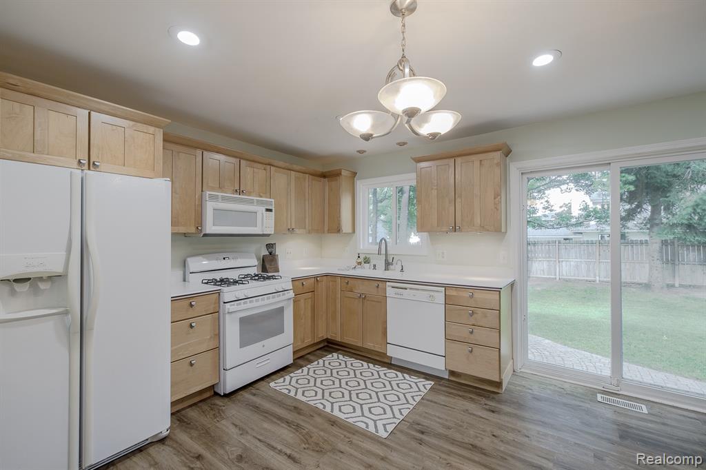1665 Rosedale Street, West Bloomfield, MI 48324 — Photo 10