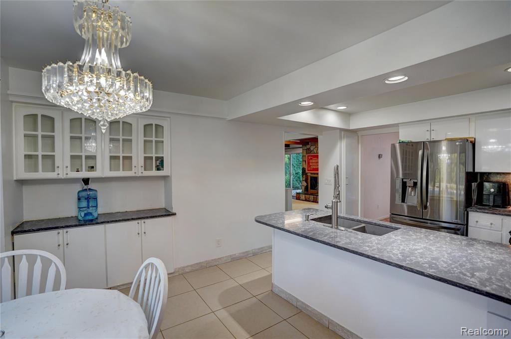 429 BELLA VISTA Drive, Grand Blanc, MI 48439 — Photo 11