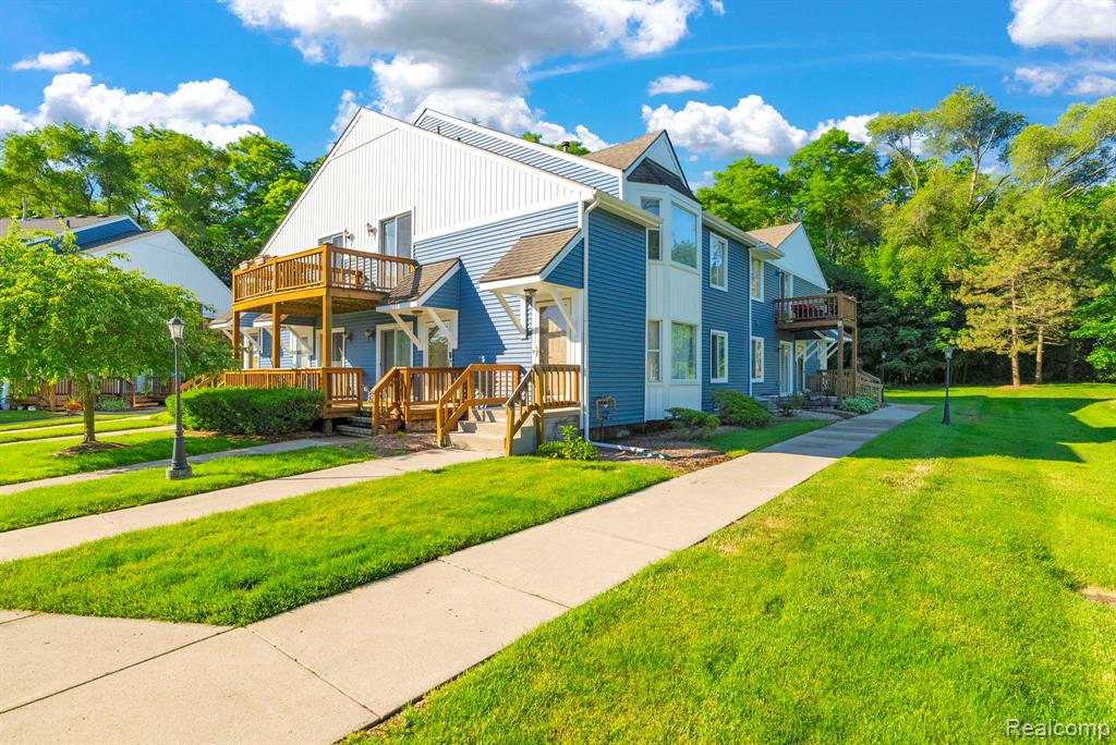 45000 Bayview Drive, 3, Novi, MI 48377 — front exterior