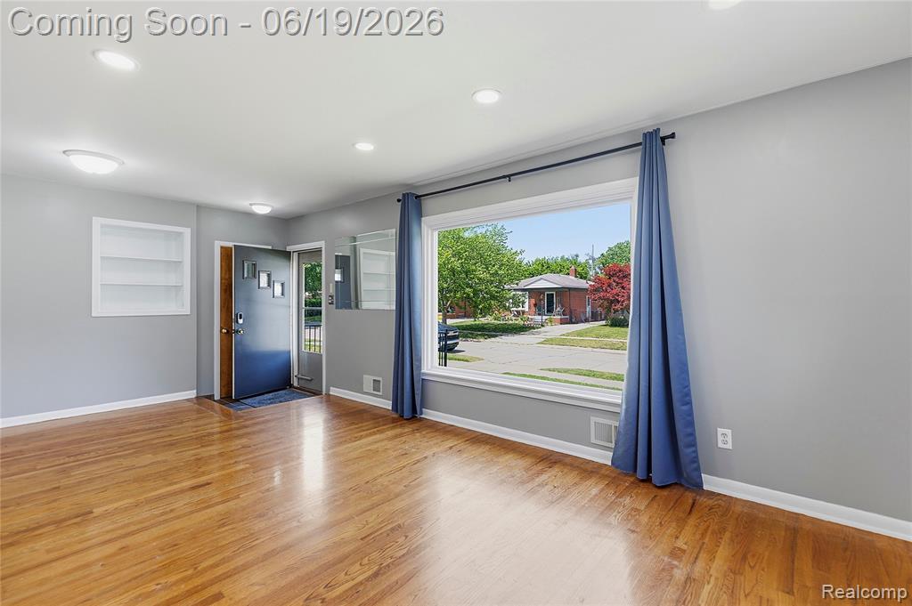 7228 Sterling Street, Center Line, MI 48015 — Photo 5