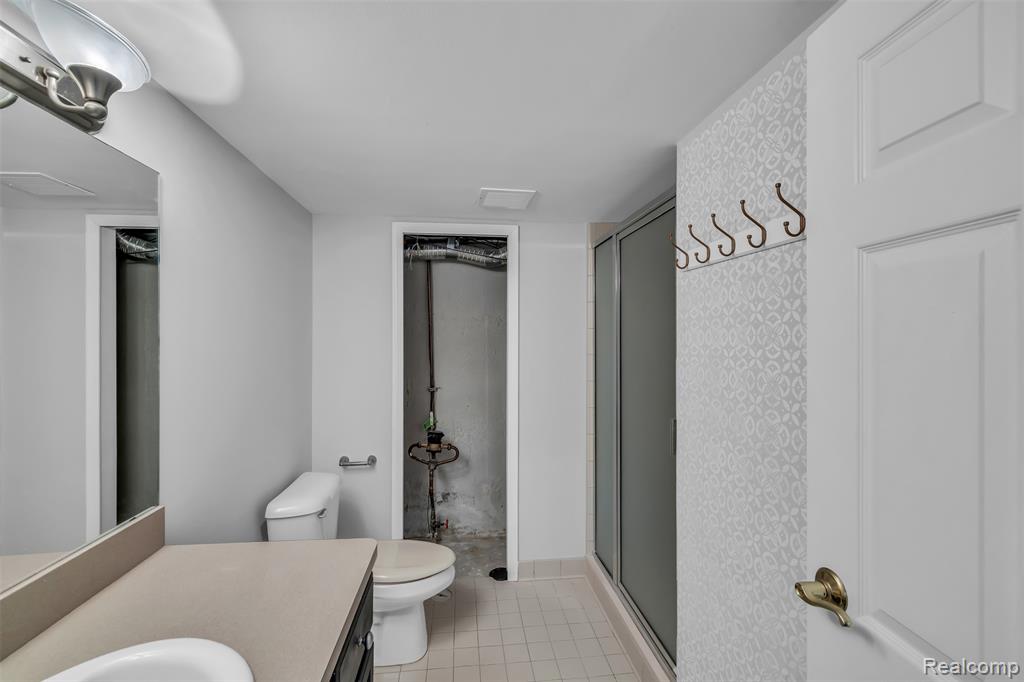 45077 Roundview Drive, Novi, MI — Photo 38