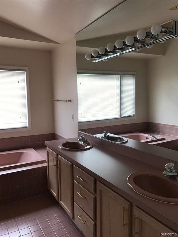 7782 Watford Drive, West Bloomfield, MI — Photo 23