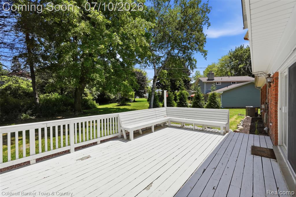 4301 Macqueen Drive, West Bloomfield, MI 48323 — Photo 49
