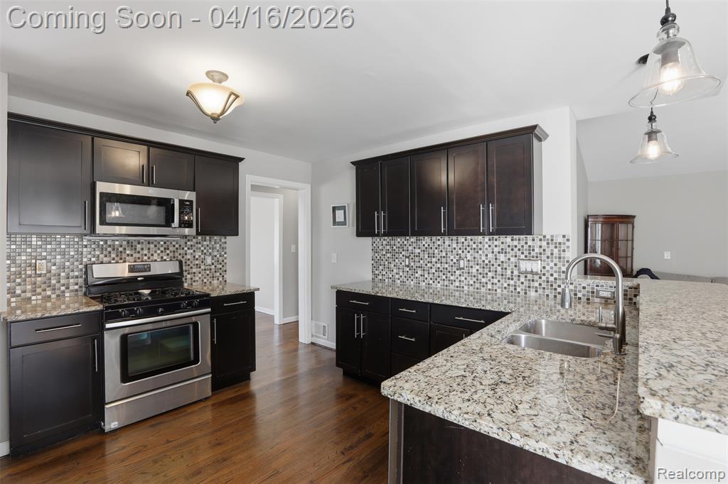 4350 Mandalay Avenue, Royal Oak, MI 48073 — Photo 9