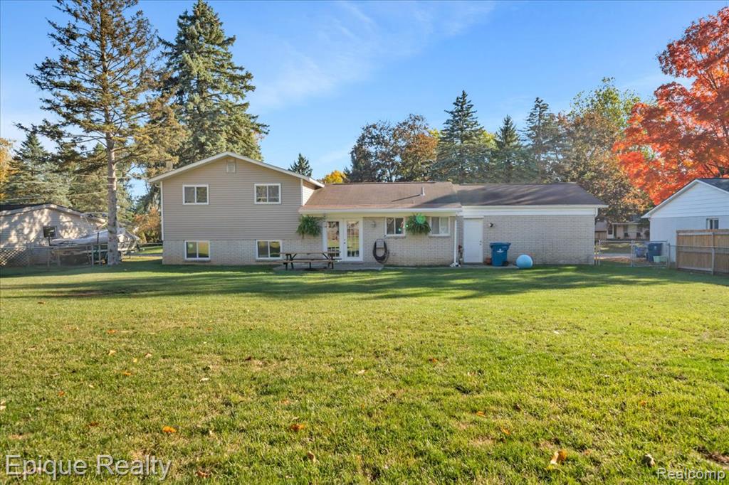 8156 Kenwick Drive, White Lake, MI — Photo 41
