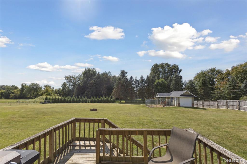 725 Alexander Lane, Vassar, MI 48768 — Photo 2
