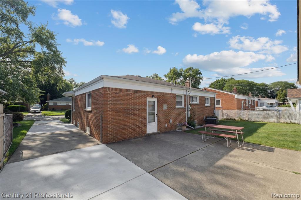 9022 Winston, Redford, MI 48239 — Photo 40