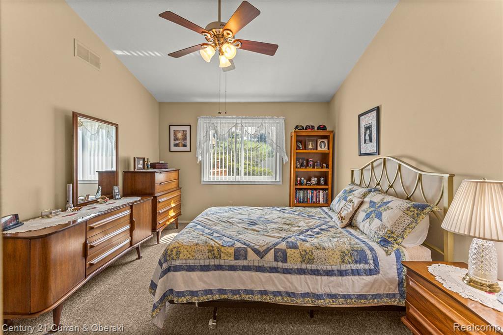 698 Ravencrest Lane, Westland, MI — Photo 22