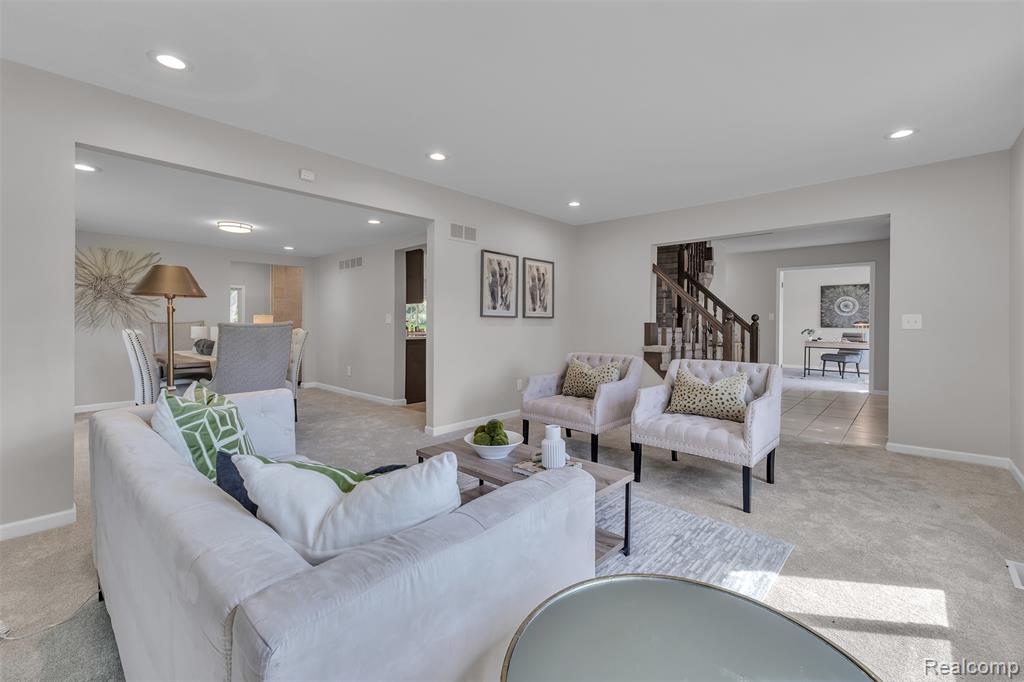 5310 Pond Bluff Drive, West Bloomfield, MI 48323 — Photo 11