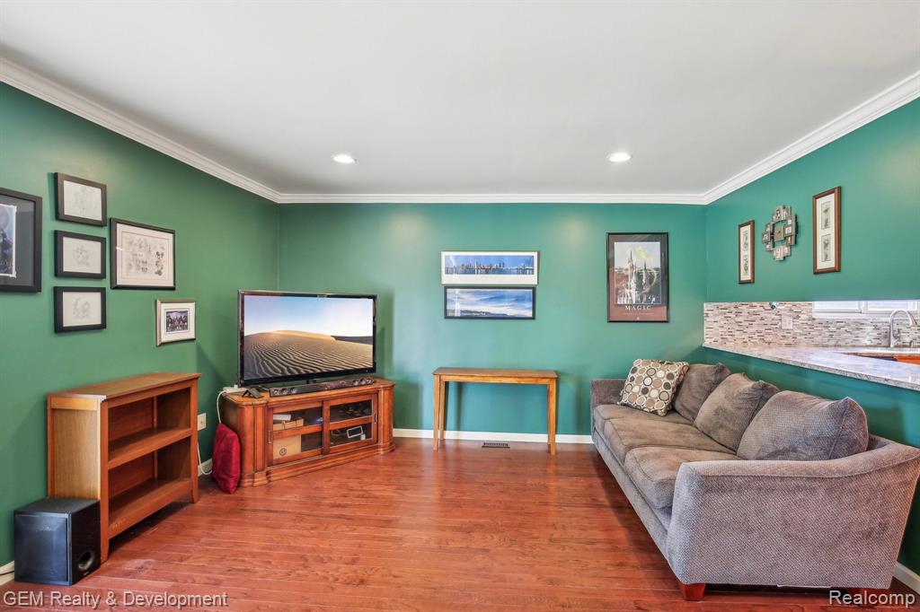 7480 CORBETT Drive, Canton, MI 48187 — Photo 8