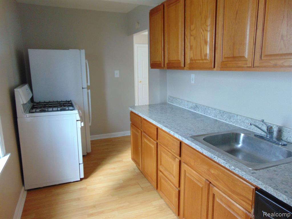 8454 SHERMAN Avenue, Warren, MI 48089 — Photo 12