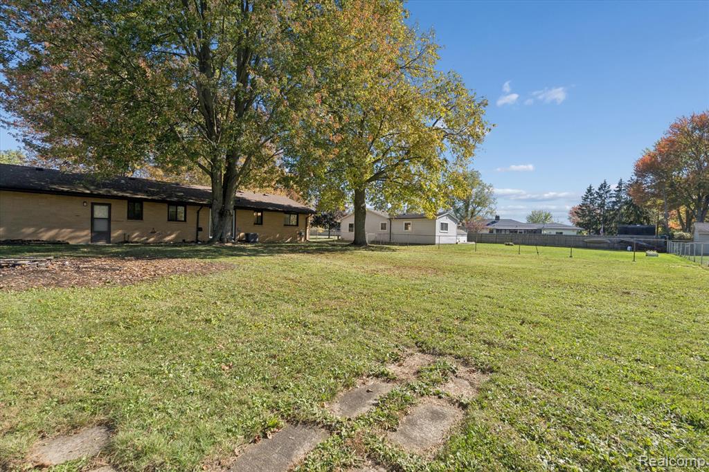 241 Raleigh Place, Lennon Vlg, MI 48449 — Photo 42