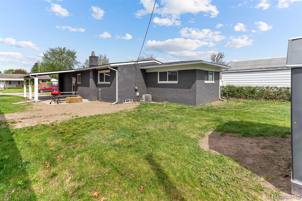 451 DARWIN Street, Westland, MI 48186 — Photo 13