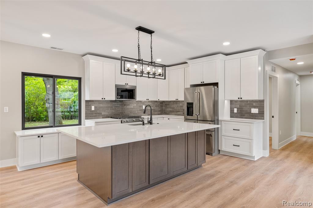 7598 Lake Park Avenue, Ira, MI — Photo 10