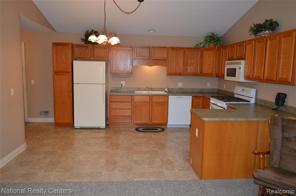 9642 Nook Road, 7, Clay, MI 48001 — Photo 4