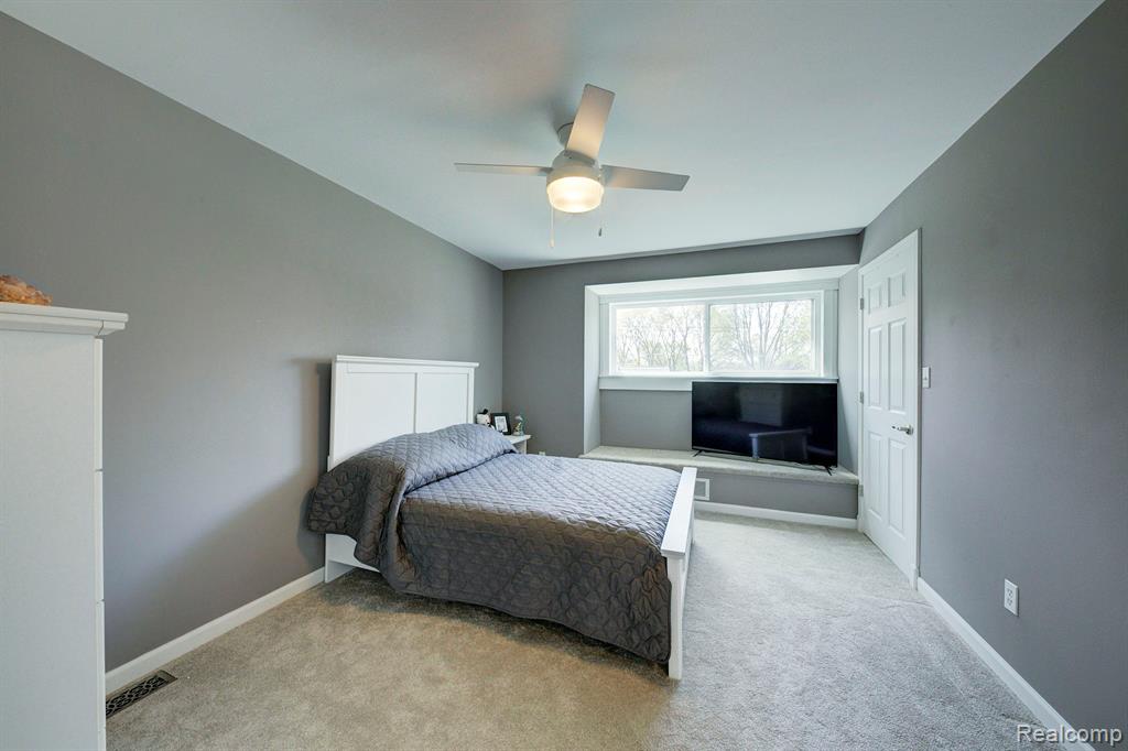 3978 CHANDA, Highland, MI 48356 — Photo 37