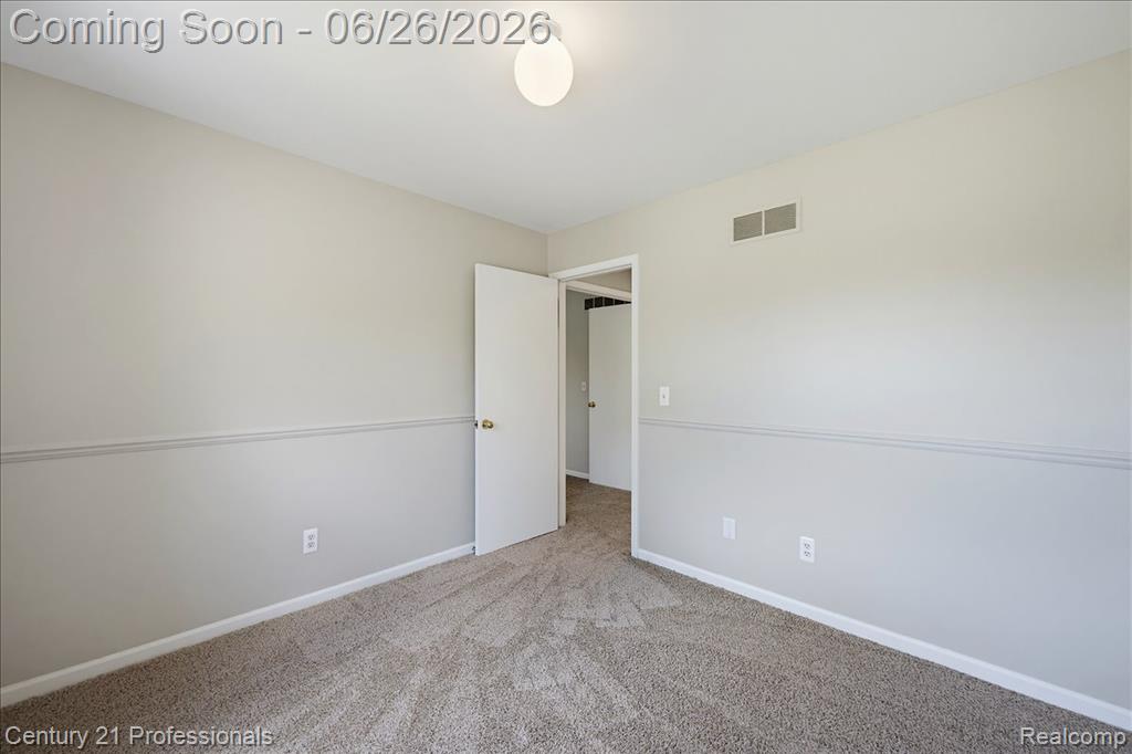 4683 Fox Chase Drive, White Lake, MI 48383 — Photo 29