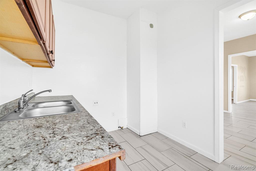6423 Hazlett Street, Detroit, MI 48210 — Photo 33