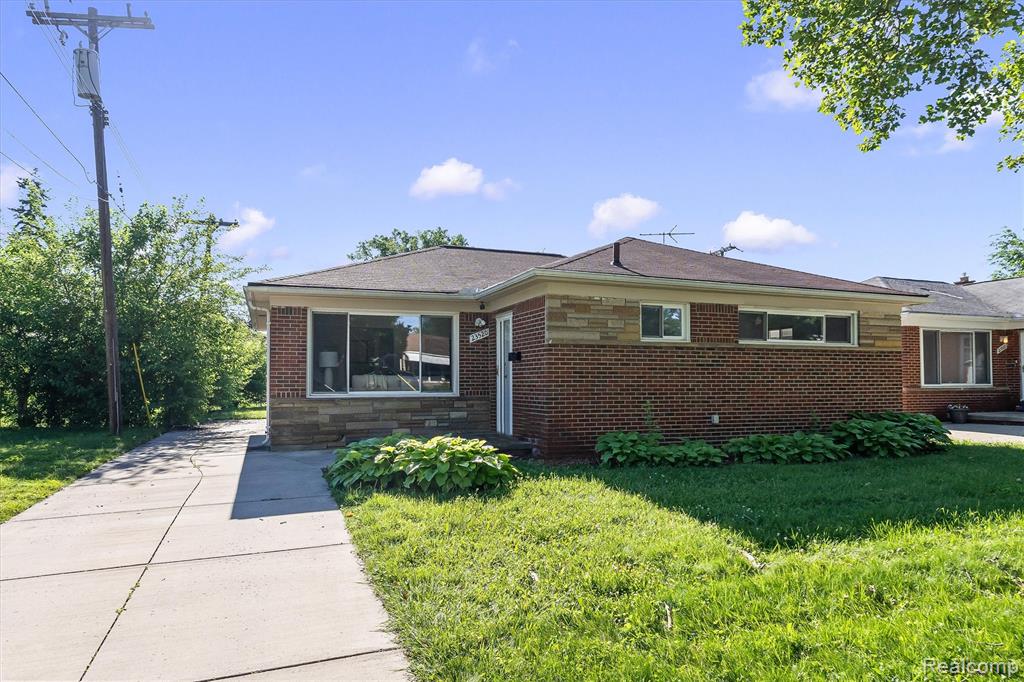 23520 Marlow Street, Oak Park, MI 48237