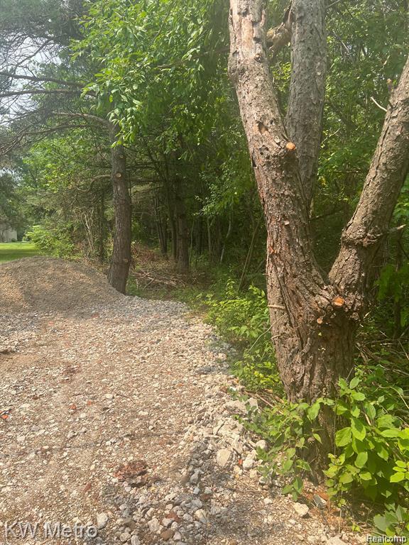 1135 N Baldwin Road, Oxford, MI 48371