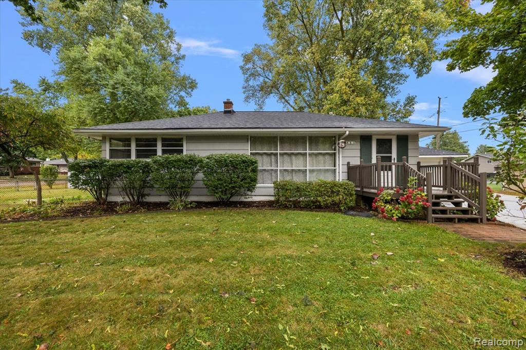 841 Nash Avenue, Waterford, MI 48328 — Photo 2